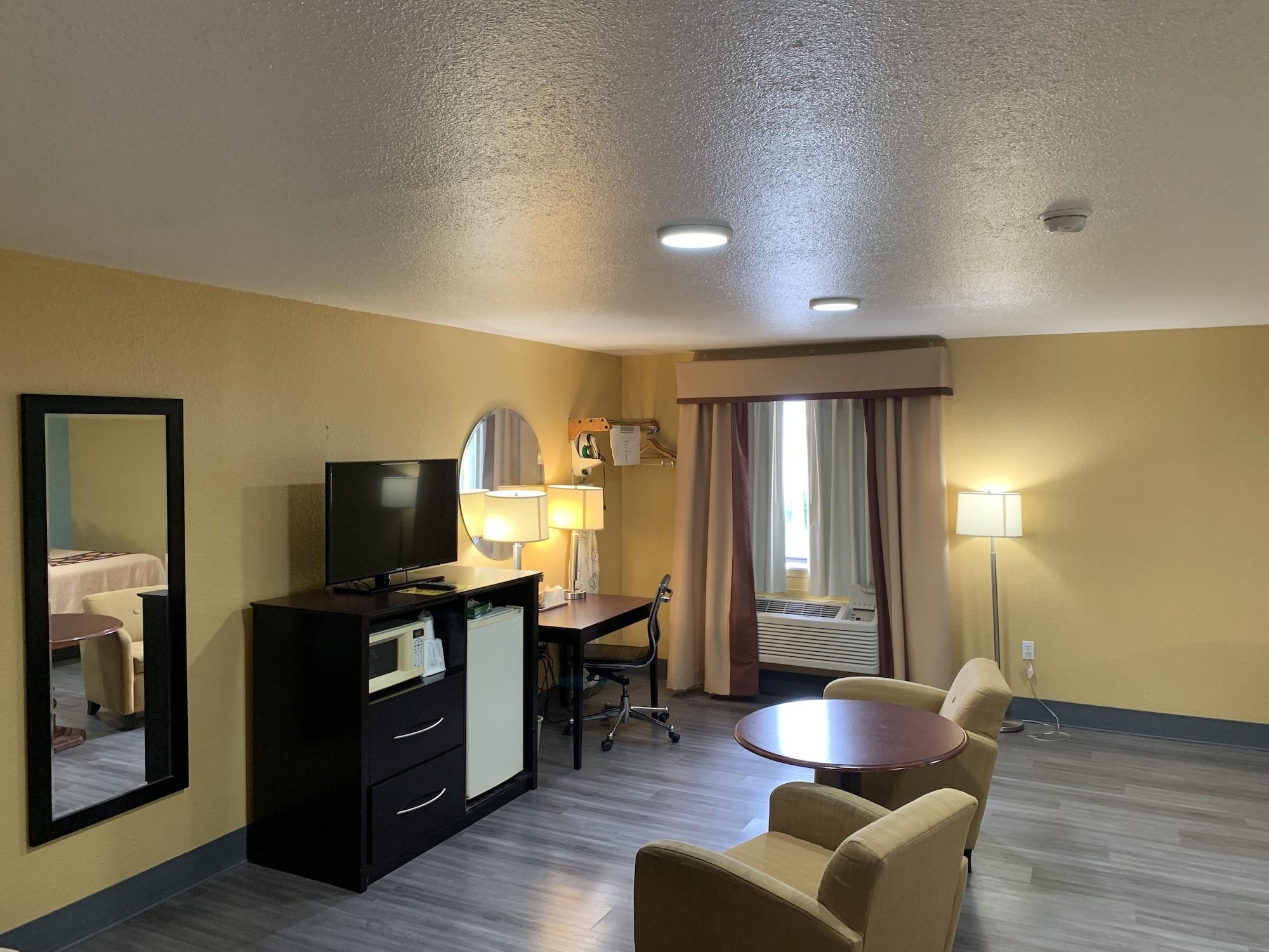 Super 8 By Wyndham Richmond Hotel Exterior photo