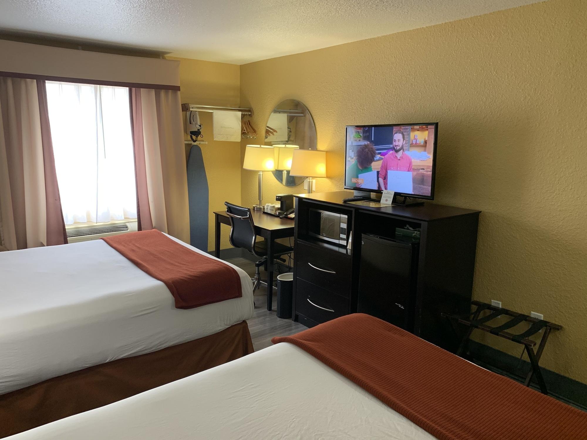 Super 8 By Wyndham Richmond Hotel Exterior photo