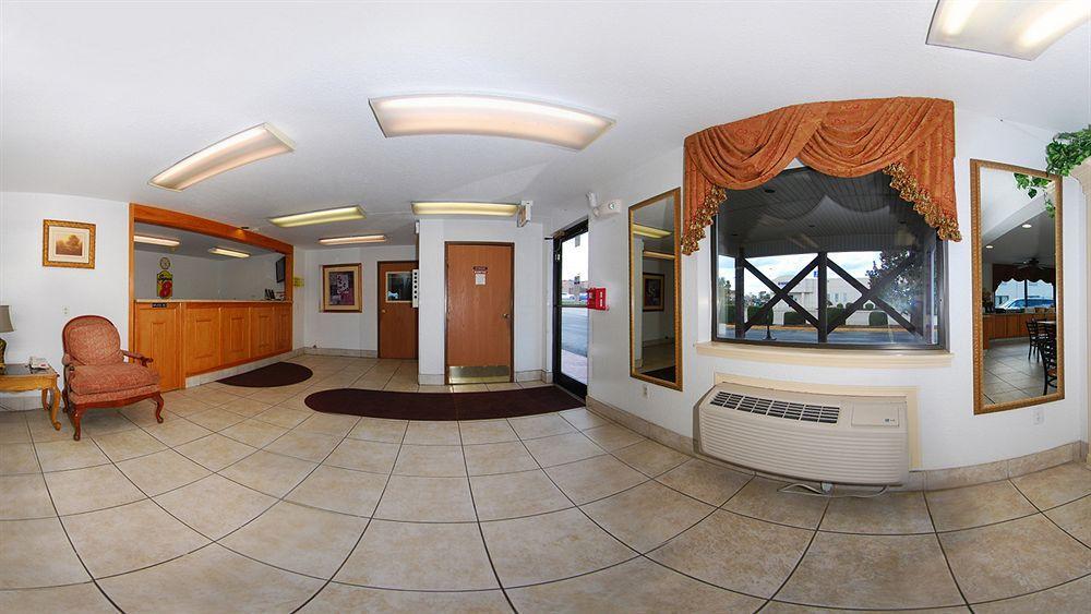 Super 8 By Wyndham Richmond Hotel Exterior photo